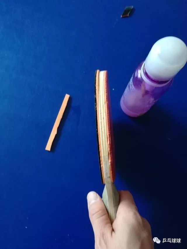 底边边缘大, 的击球感觉, 的套胶下脚