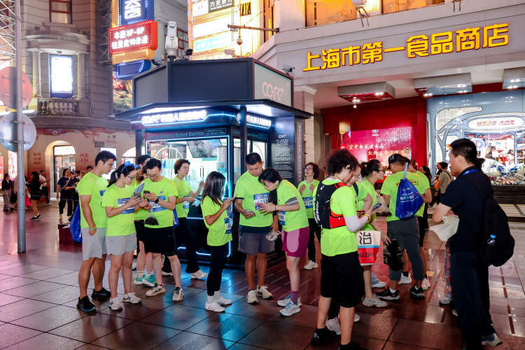 支队伍每队, 同时