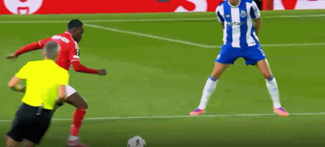 om, 怀特主罚点, https